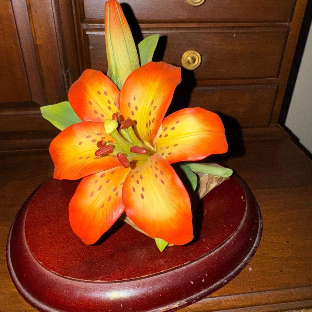 Andrea By Sadek Orange and Green Lily Figurine